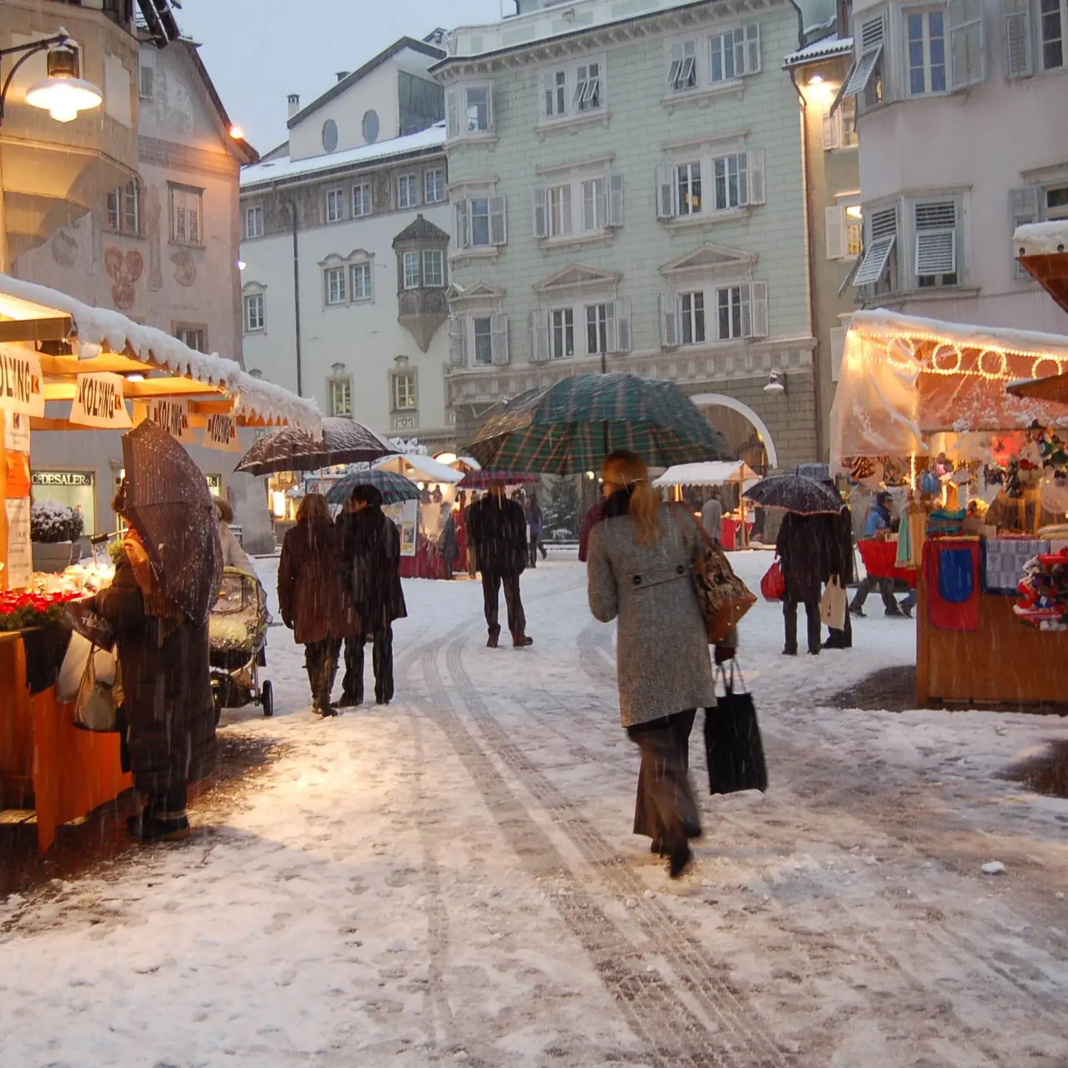 Bolzano, sabato 25 novembre apre anche il Mercatino della solidarietà