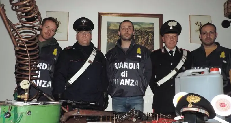 Arrestato per detenzione di armi clandestine