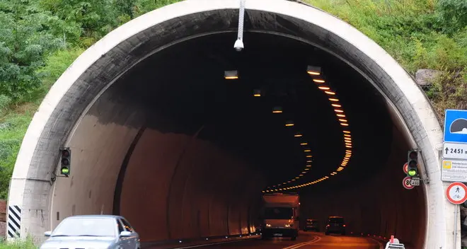 Tunnel e lavori, il piatto piange
