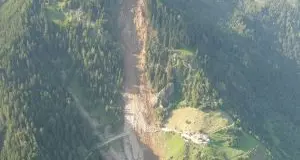 Paura a Parcines, frana un intero costone roccioso