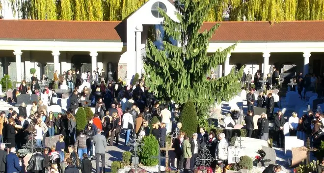 I ladri in «visita» al cimitero