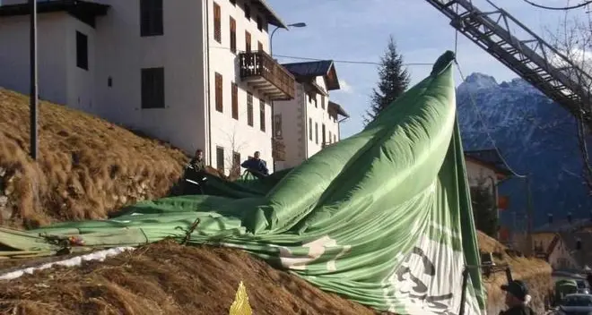 Mongolfiera di Dobbiaco cade nel Comelico