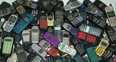 La Caritas ha raccolto 8 mila cellulari usati
