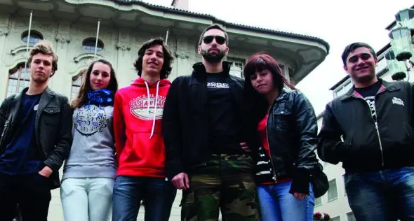Bomba a Brindisi, Bolzano scende in piazza