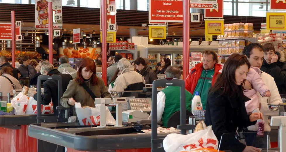 Dietrofront Aspiag, chiusi a Pasqua
