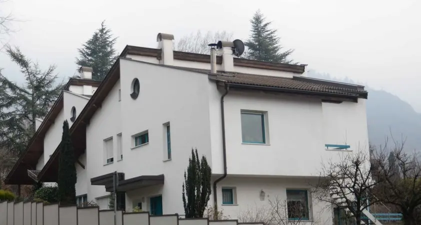 Ladri in casa, donna imbavagliata