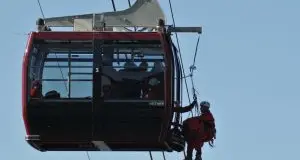 Spettacolare simulazione di guasto alla funivia del Renon