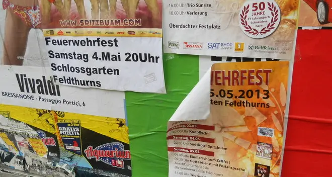 “L’Alto Adige è Italia”: oscurati a Chiusa i manifesti di Minniti