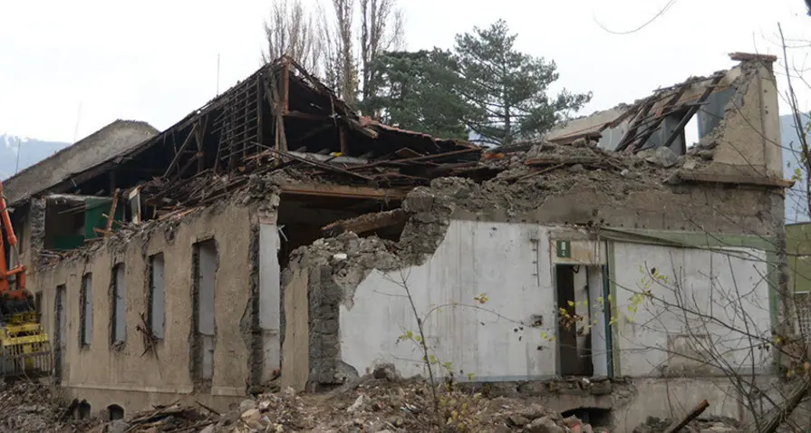 Demolita la ex Kinkelin, al suo posto tre palazzine