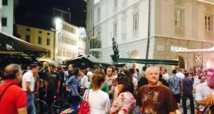 Piazza Erbe, ogni mese 57 giovani chiedono aiuto