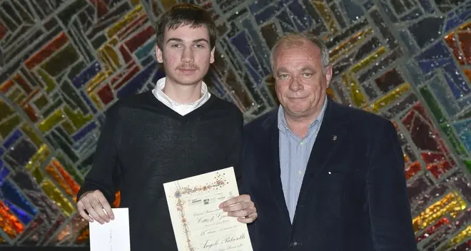 Il pianista prodigio deve fare i conti con i vicini esausti