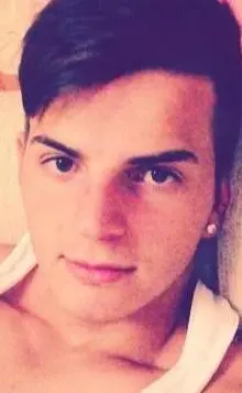 In moto contro una betoniera. Muore a soli 22 anni