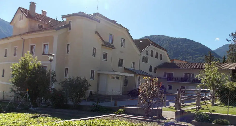 Malles, arrivati i profughi nella ex casa di riposo