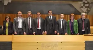 Lavoro e «caso Vespa» all’ordine del giorno della prima giunta Kompatscher