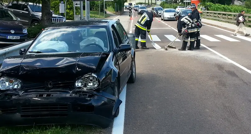 Tamponamento, feriti due automobilisti