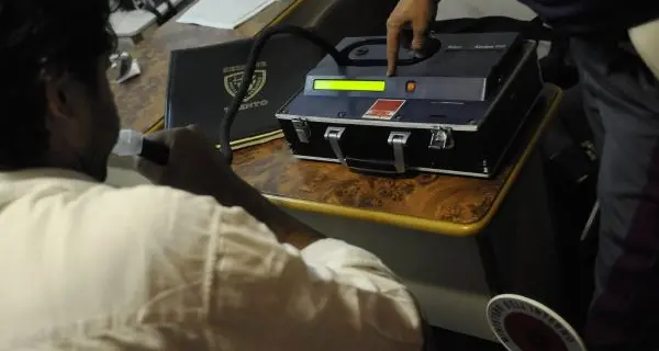 Ubriachi alla guida, ritirata una patente ogni tre giorni