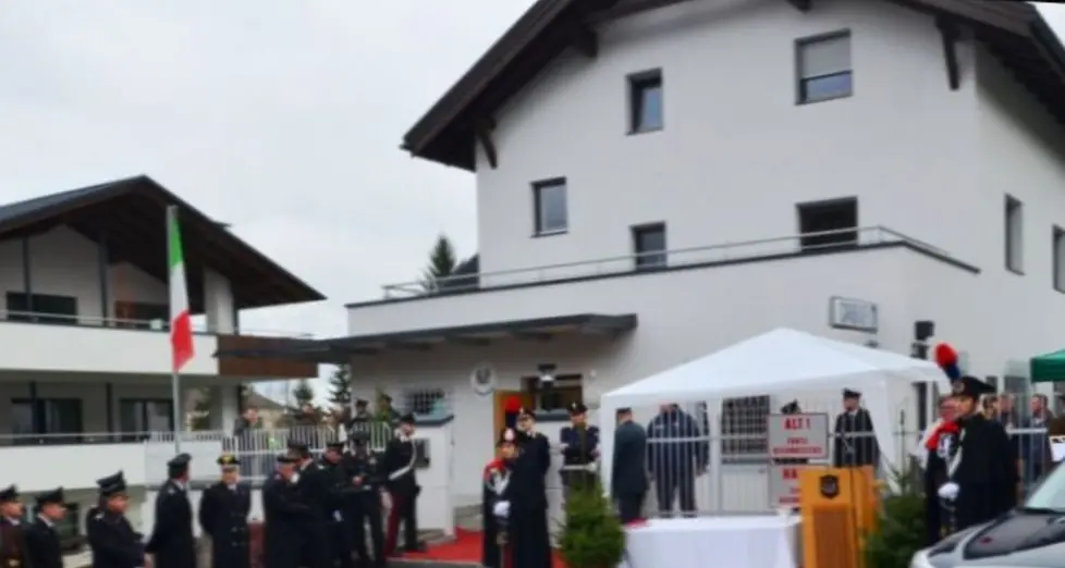 Valdaora riaccoglie l’Arma nella caserma ristrutturata