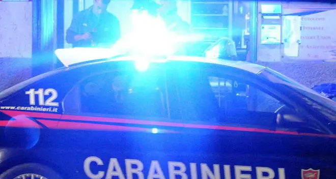 Derubano un’anziana, denunciate due sorelle