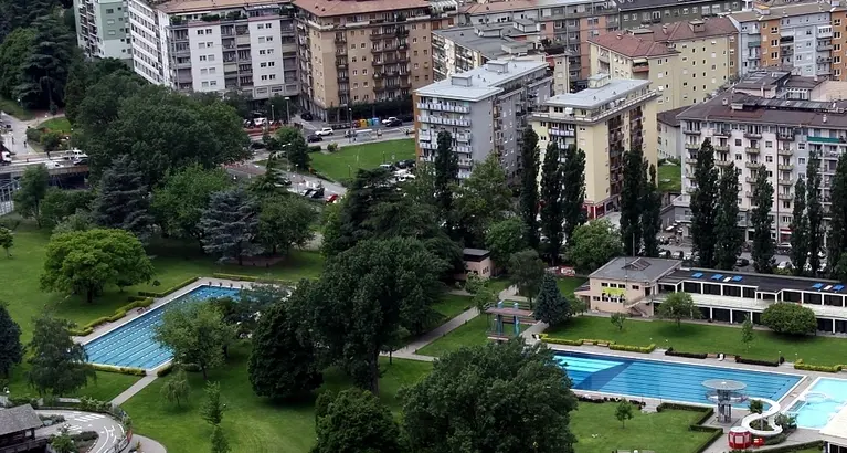 Nuotatori e subacquei: dateci una piscina coperta