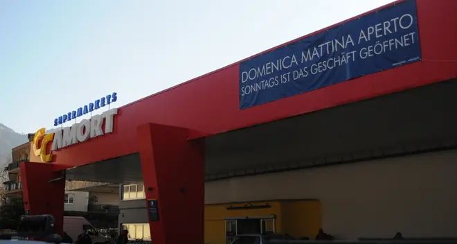 Domenica chiuso, market in rivolta a Merano