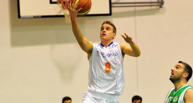 Basket, i Piani vincono il derby