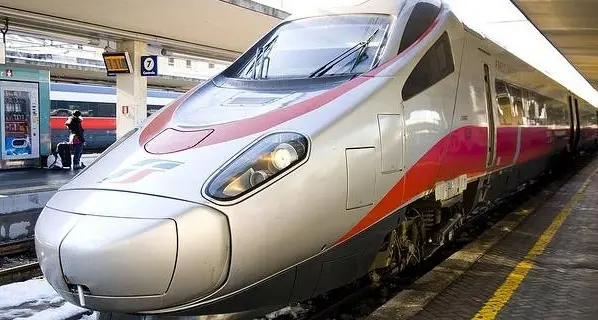 Si rompe la Freccia: viaggio Napoli-Bolzano da incubo