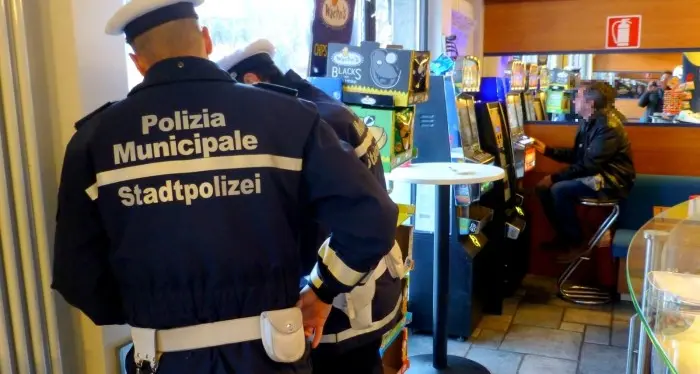 Sulle slot sono tre i bar che non mollano