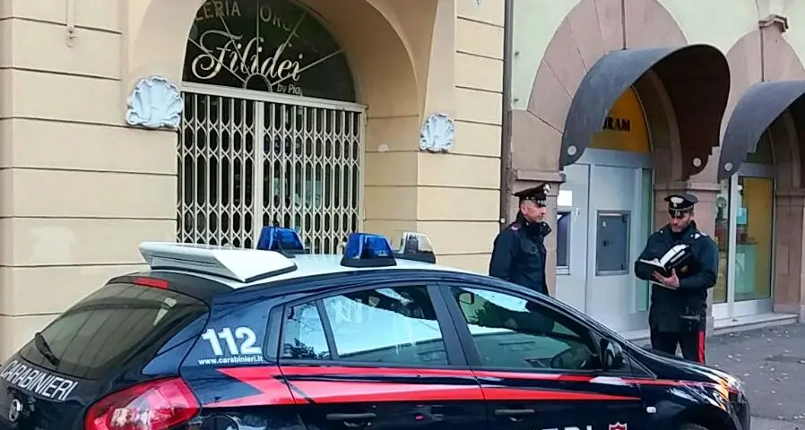 Bolzano, gioielleria derubata in pieno giorno