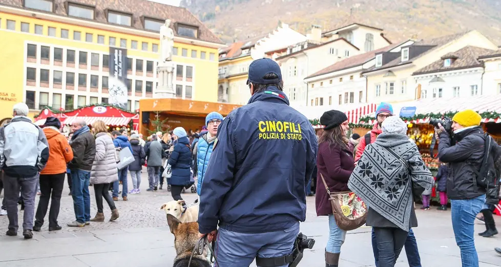 Bolzano, borseggiavano al Mercatino: denunciati in due