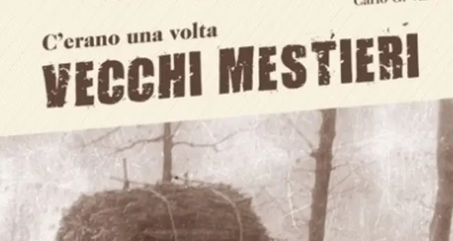 Col giornale, il libro dei vecchi mestieri