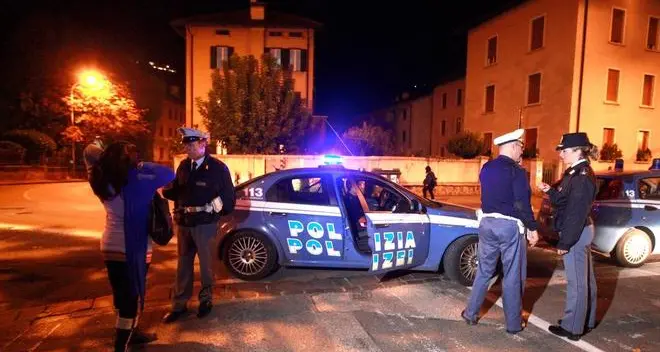 Alla guida senza patente: fermato dopo un lungo inseguimento