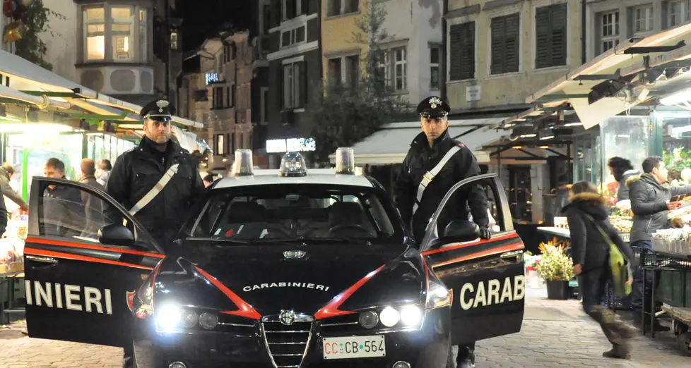 Sfregiato col boccale in piazza Erbe: 40 punti in faccia