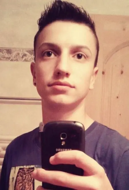 Si schianta in motoslitta, muore 14enne