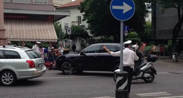 Bolzano. Ciclista investita in corso Italia da un Suv: è grave