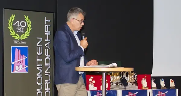 Una squadra femminile curda attesa al Giro delle Dolomiti