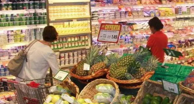 Domeniche libere, cresce il fronte del no