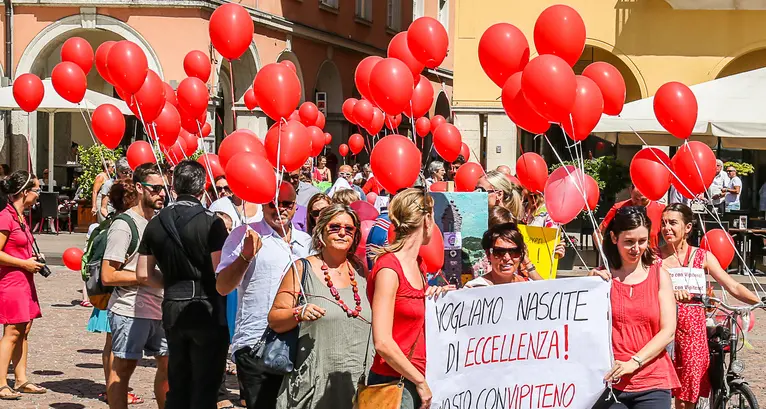 Le mamme in corteo «Non chiudete Vipiteno»