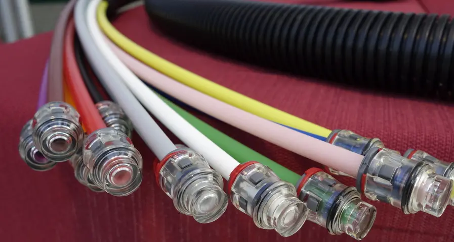 Telefonia mobile e banda larga estese fino alle periferie