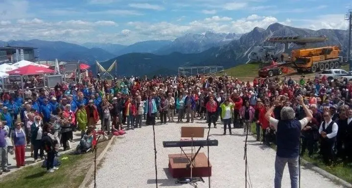Un hotel da 35 milioni e 330 posti