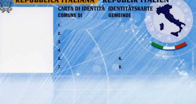 Carta d’identità elettronica, a Bolzano sospesa l’emissione