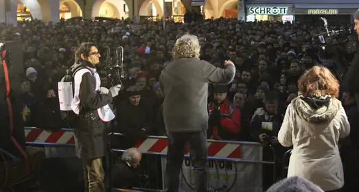 Ciclone Grillo: «Non siete più speciali»