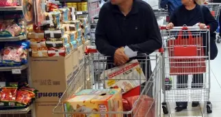 Niente negozi nelle zone produttive