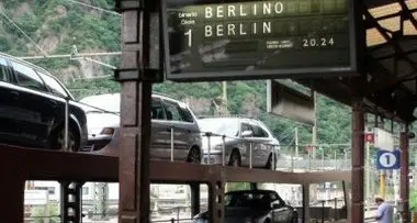 La Sad salva i treni con auto al seguito