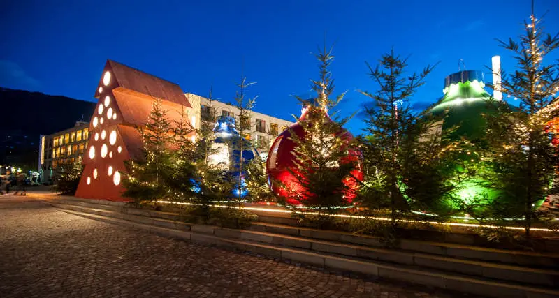 Il 26 novembre apre il mercatino di natale di Merano. Dalle casette al Christmas Aperitif, tutto quello che c'è da sapere