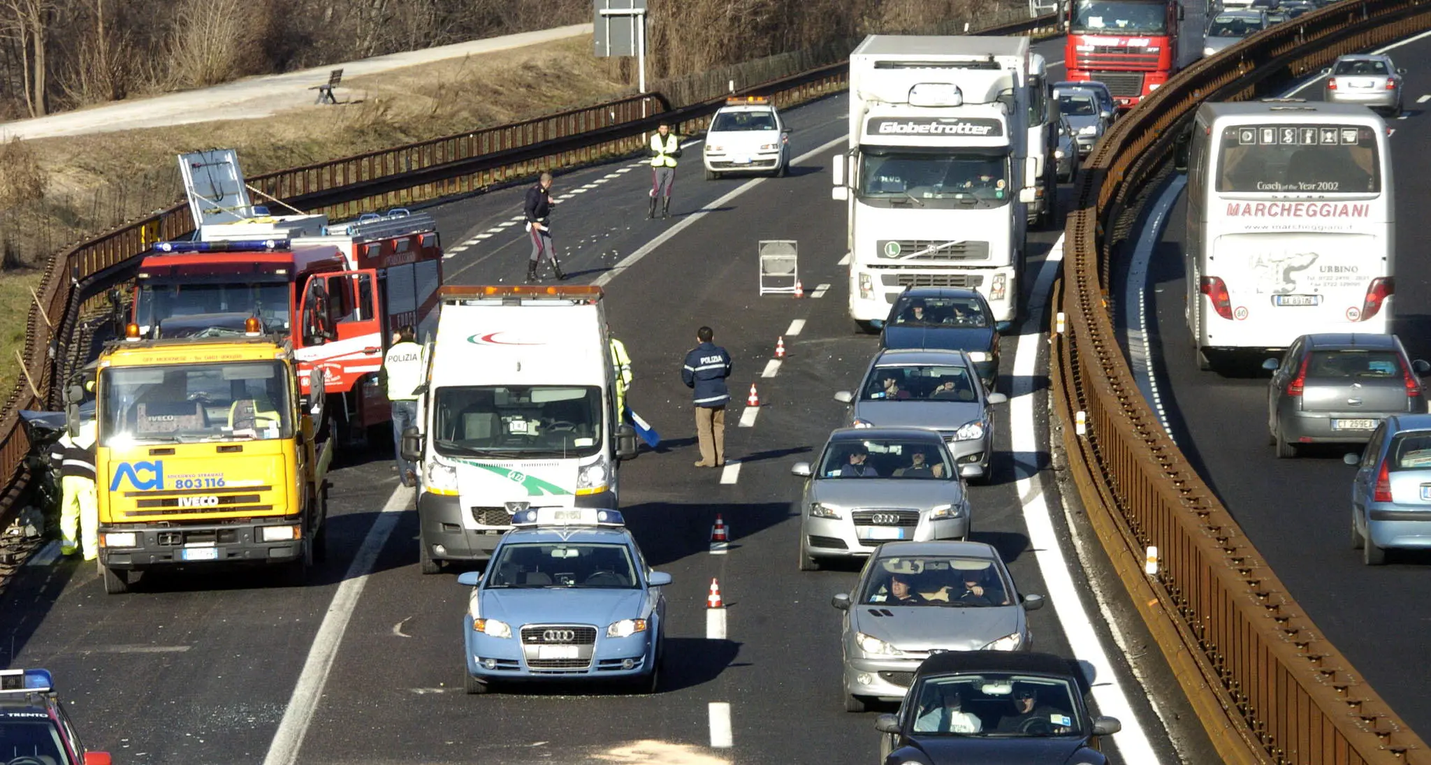 Schianto in austostrada tra Egna e San Michele, due feriti
