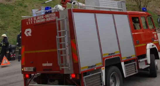 Incendio a Laives, brucia una mansarda in via Kennedy