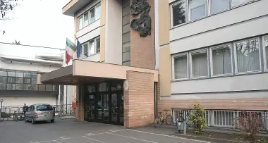 Merano: alunna ustionata da due bulli a scuola