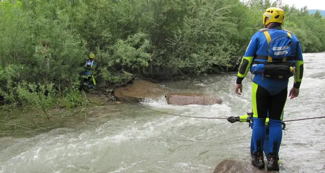 Piena improvvisa del rio, “angelo” salvato dalle acque