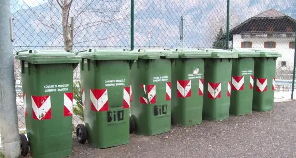 Il bidoncino fa già discutere: per aprirlo basta una biro