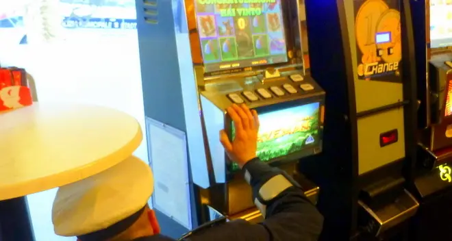 Slot via da tutti i bar, ora le tabaccherie